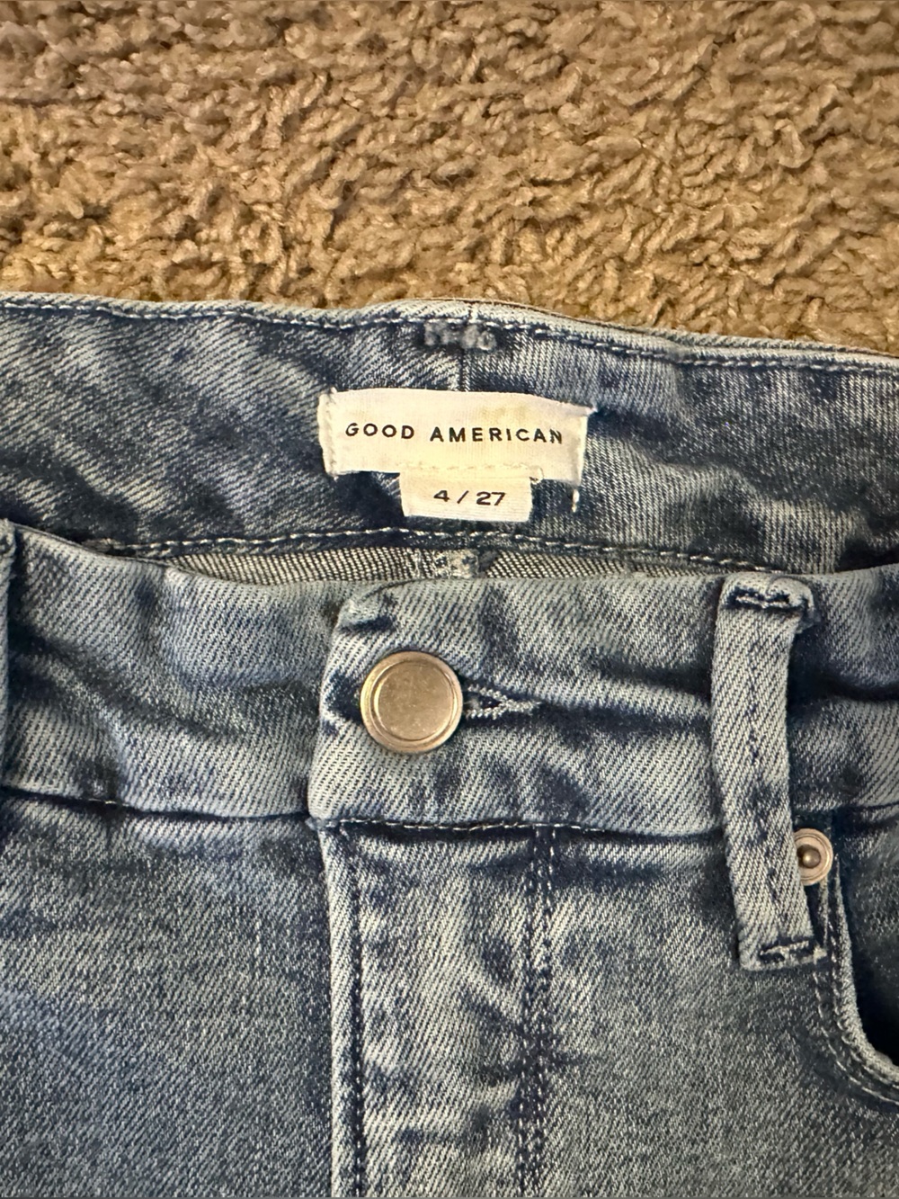Good American Light Wash Skinny Jeans - Picture 4 of 5